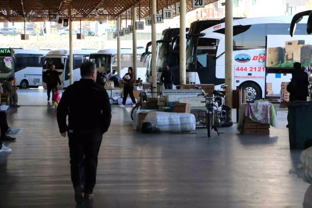 Diyarbakır Otogarında Bayram Yoğunluğu Az