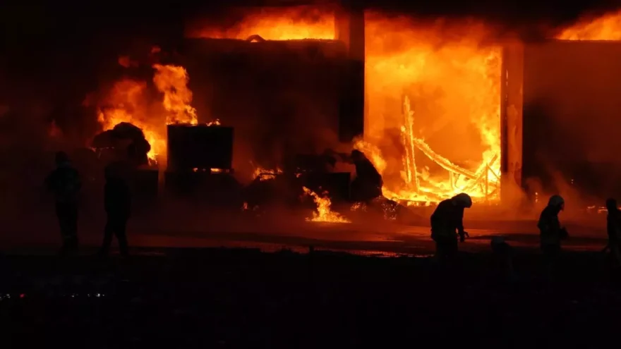 Trabzon’daki Fındık Fabrikasındaki Yangın Kontrol Altına Alındı